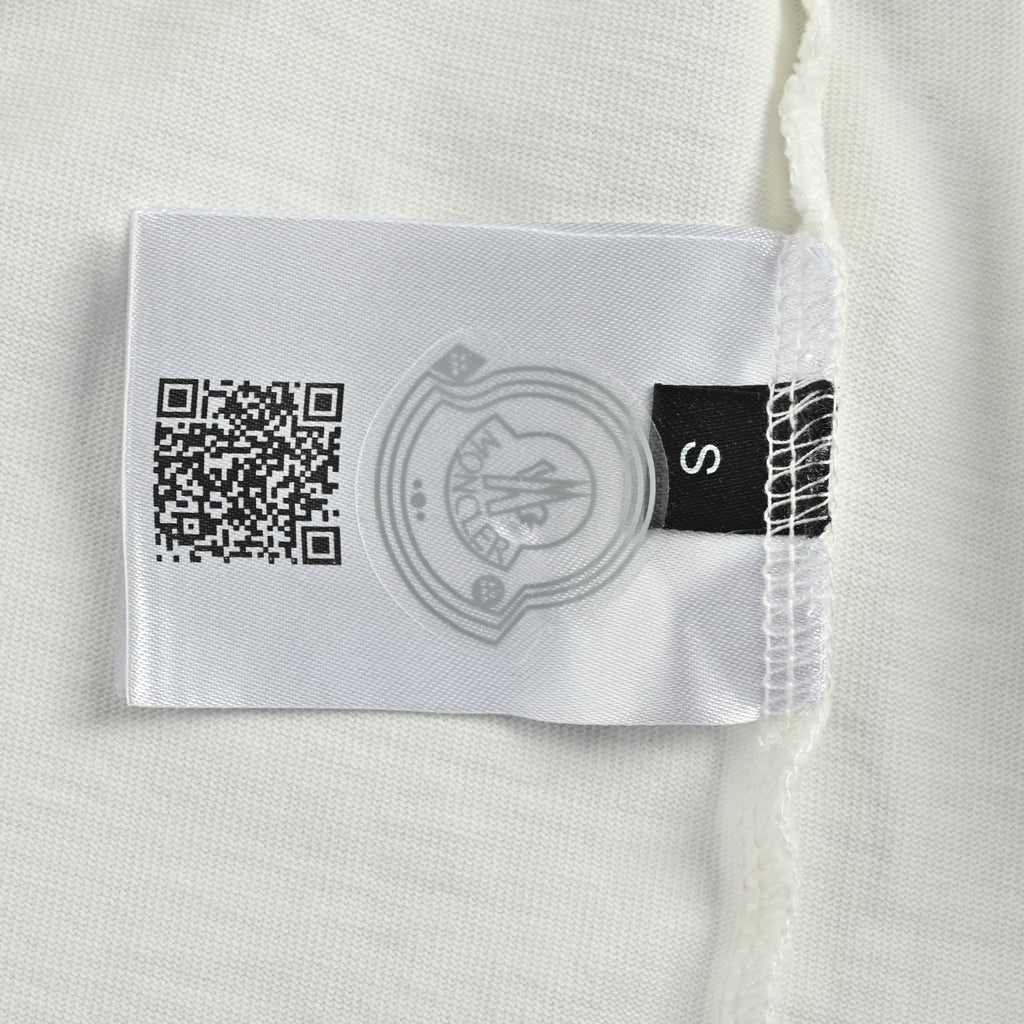 Moncler 2026 Spring/Summer White T-Shirt with Front and Back Embroidered Patches