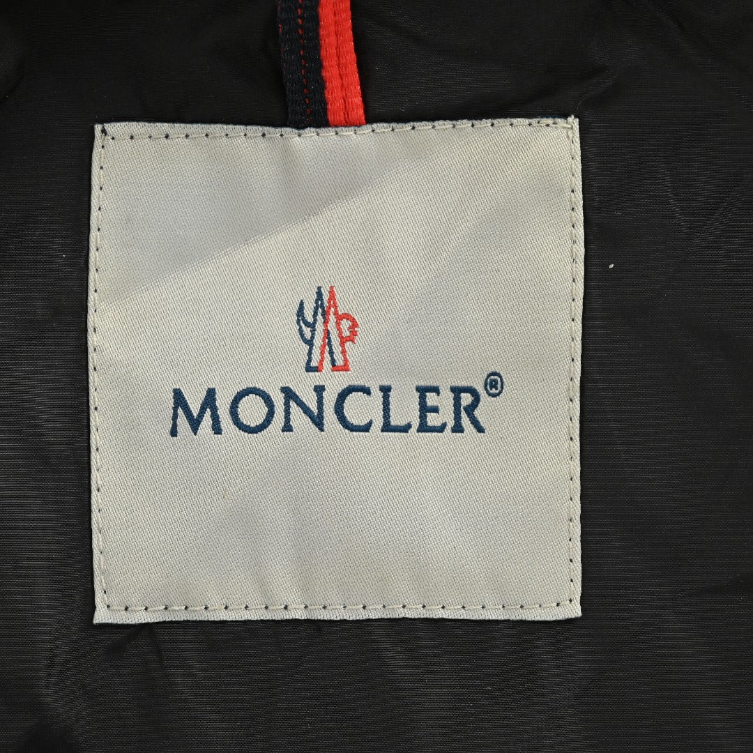 Moncler 2025 Fall/Winter Black Crewneck Sweatshirt with Three-Part Logo