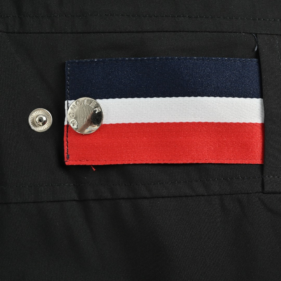 Moncler 2025 Fall/Winter Black Crewneck Sweatshirt with Three-Part Logo