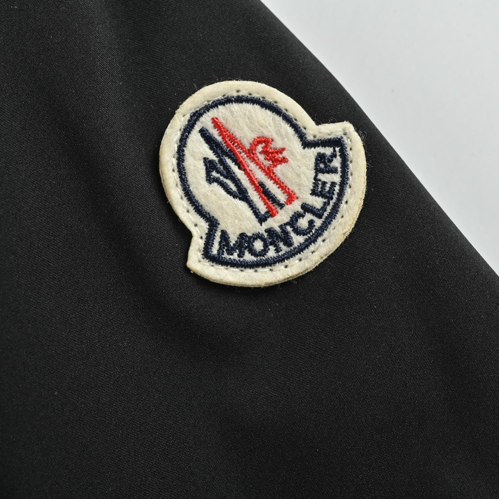 Moncler 2025 Fall/Winter Black Crewneck Sweatshirt with Three-Part Logo