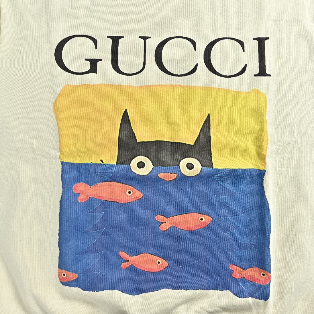 Gucci Cartoon Cat-and-Fish Graphic Crewneck Sweatshirt | Ivory