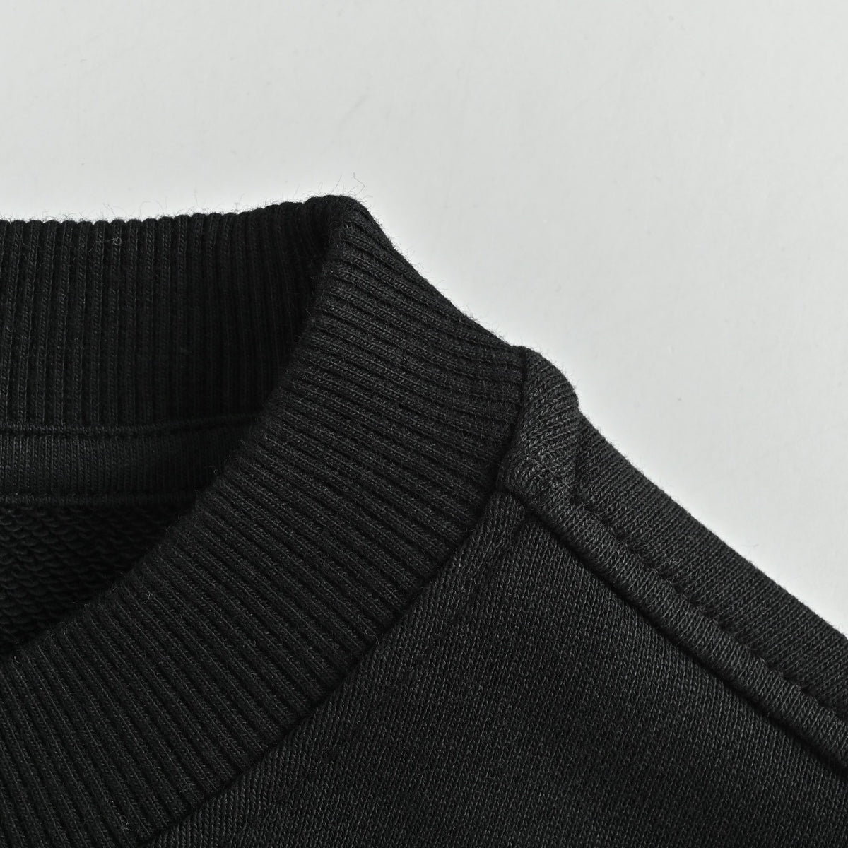 Gucci Retro Lettering Crewneck Sweatshirt | Black