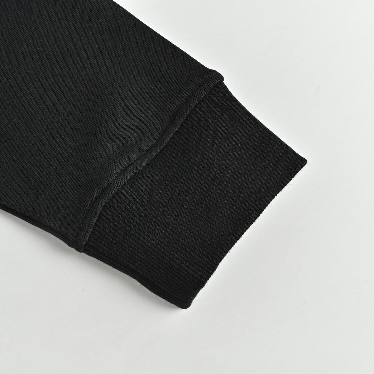 Gucci Retro Lettering Crewneck Sweatshirt | Black
