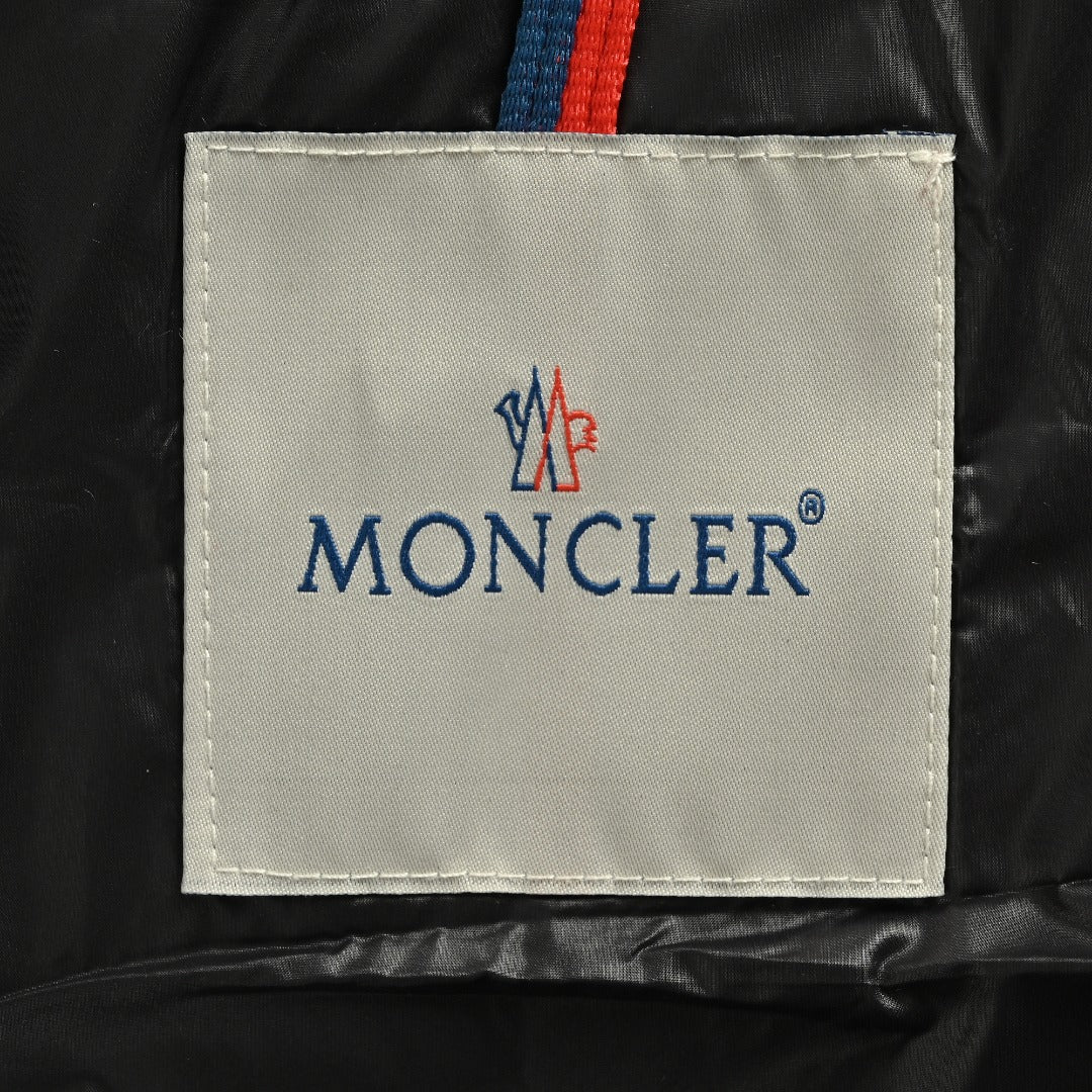 Moncler Black Matte-Finish Small-Logo Quilted Vest