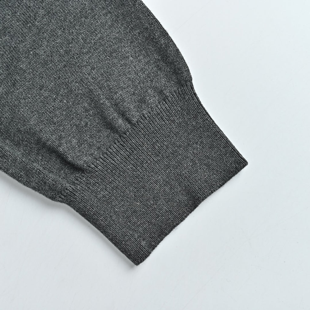 Burberry Check-Shoulder Half-Zip Cashmere Sweater in Gray