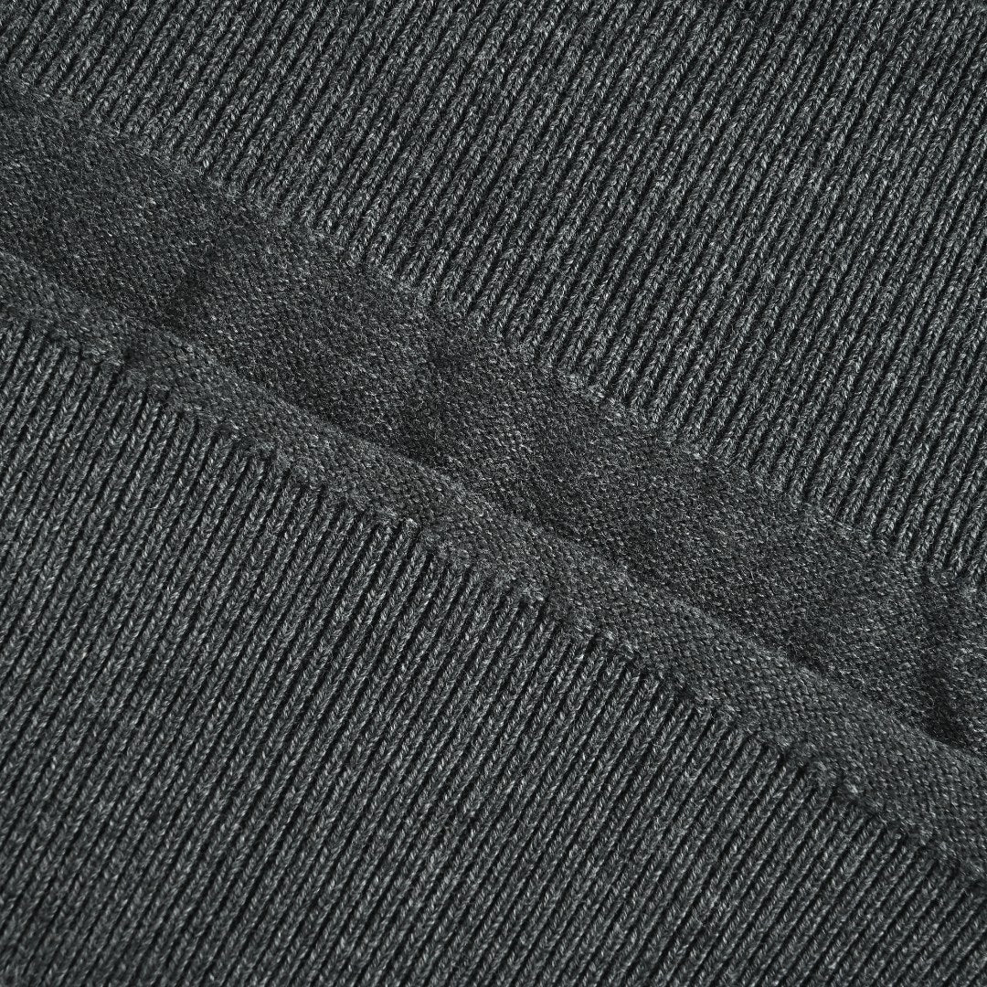 Burberry Check-Shoulder Half-Zip Cashmere Sweater in Gray