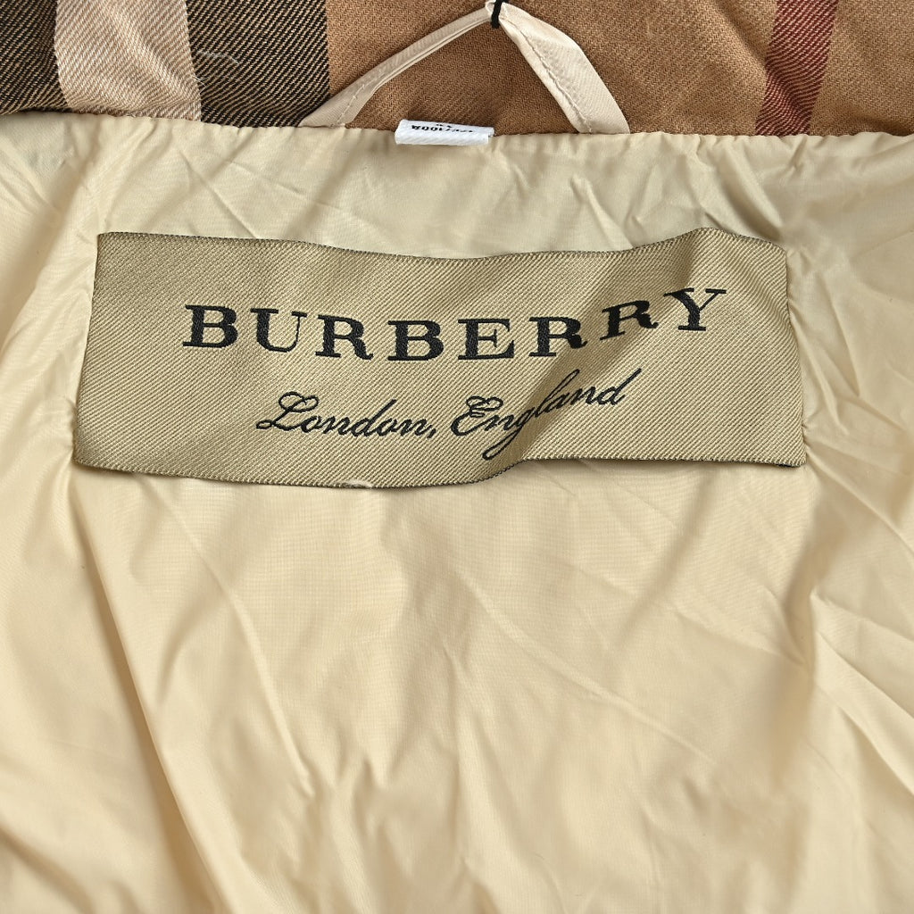 Burberry Equestrian Knight Sleeve-Patch Hooded Down Jacket in Light Beige