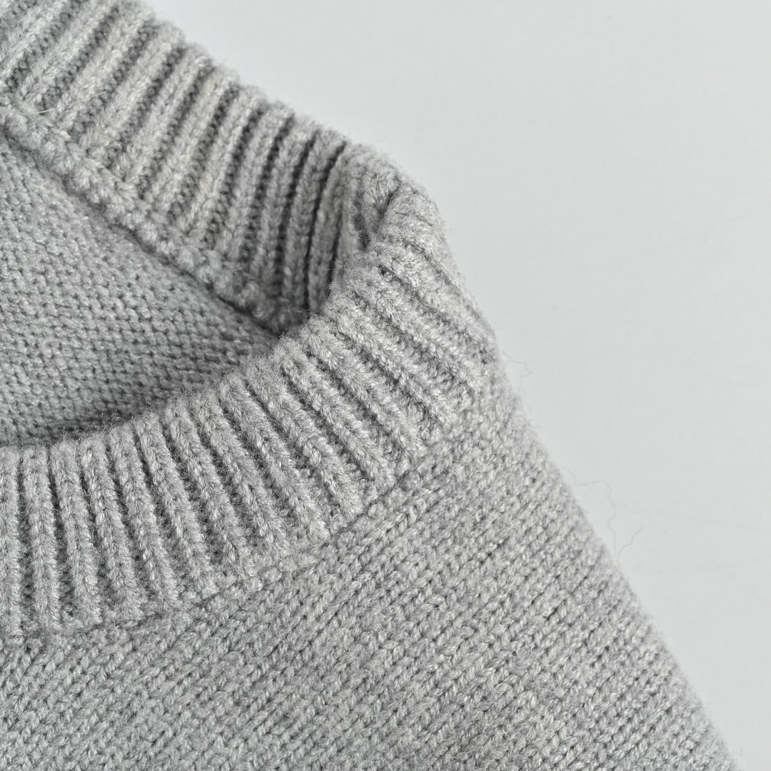 Gucci Signature Script Intarsia Knit Sweater in Grey