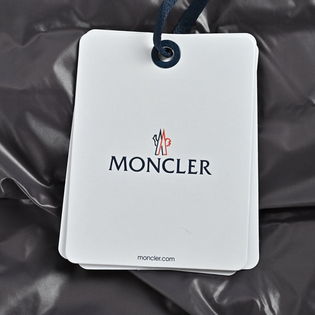 Moncler Classic Stand-Collar Down Vest in Black