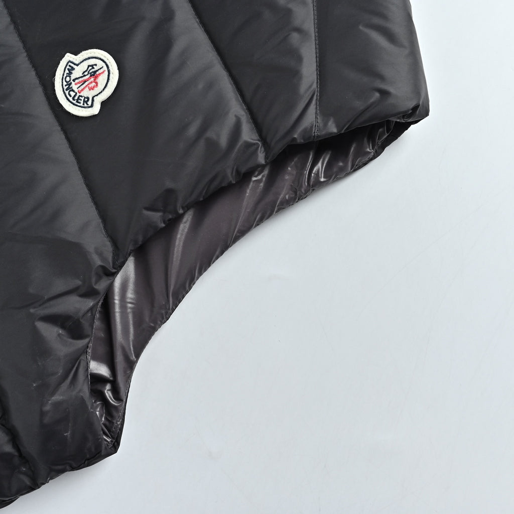 Moncler Classic Stand-Collar Down Vest in Black
