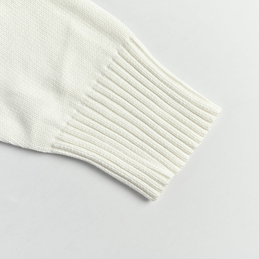 AMI Paris Small Heart Embroidered Crewneck Sweater - White