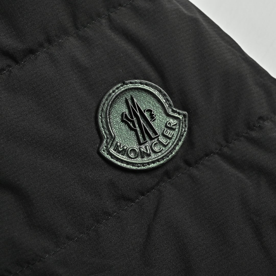 Moncler Tonal Logo Collared Down Jacket - Black
