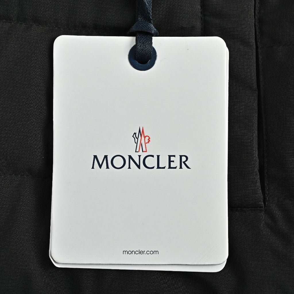 Moncler Tonal Logo Collared Down Jacket - Black